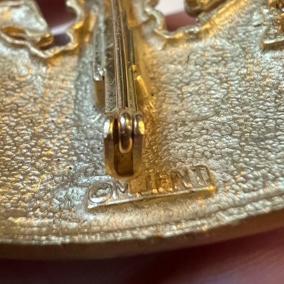 Vintage MJENT Chess Brooch 1970s Enamel Castle Knight Pin - Picture 5 of 6